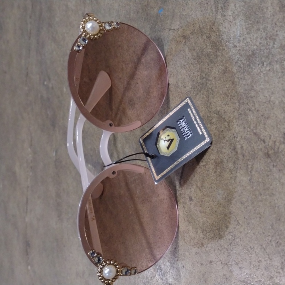 VG Luxury Light Pink Sunglasses with Pearl/Bling/Gold